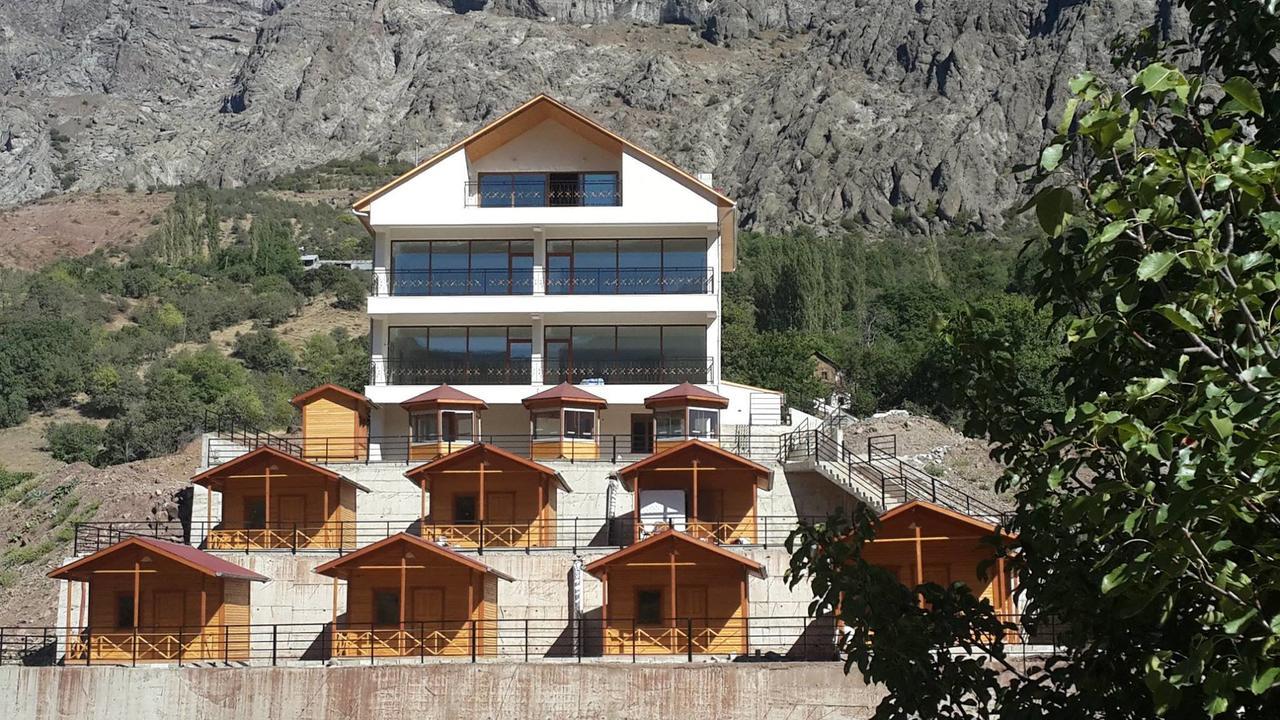 Hotel Karsi Bahce Sebinkarahisar Exterior foto